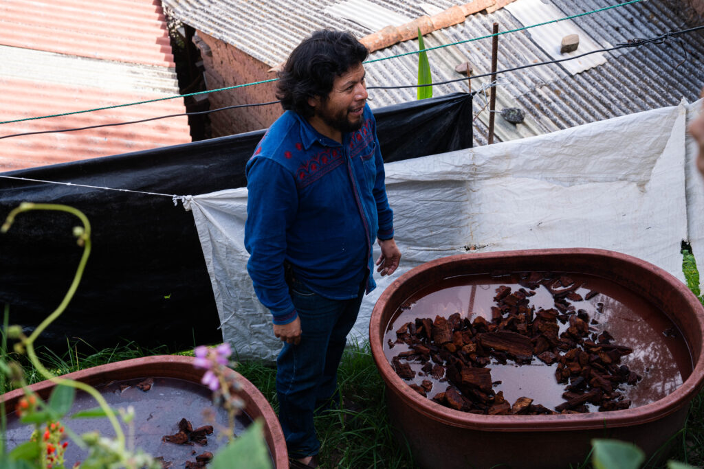 artesano textil mixe en tlahuitoltepec