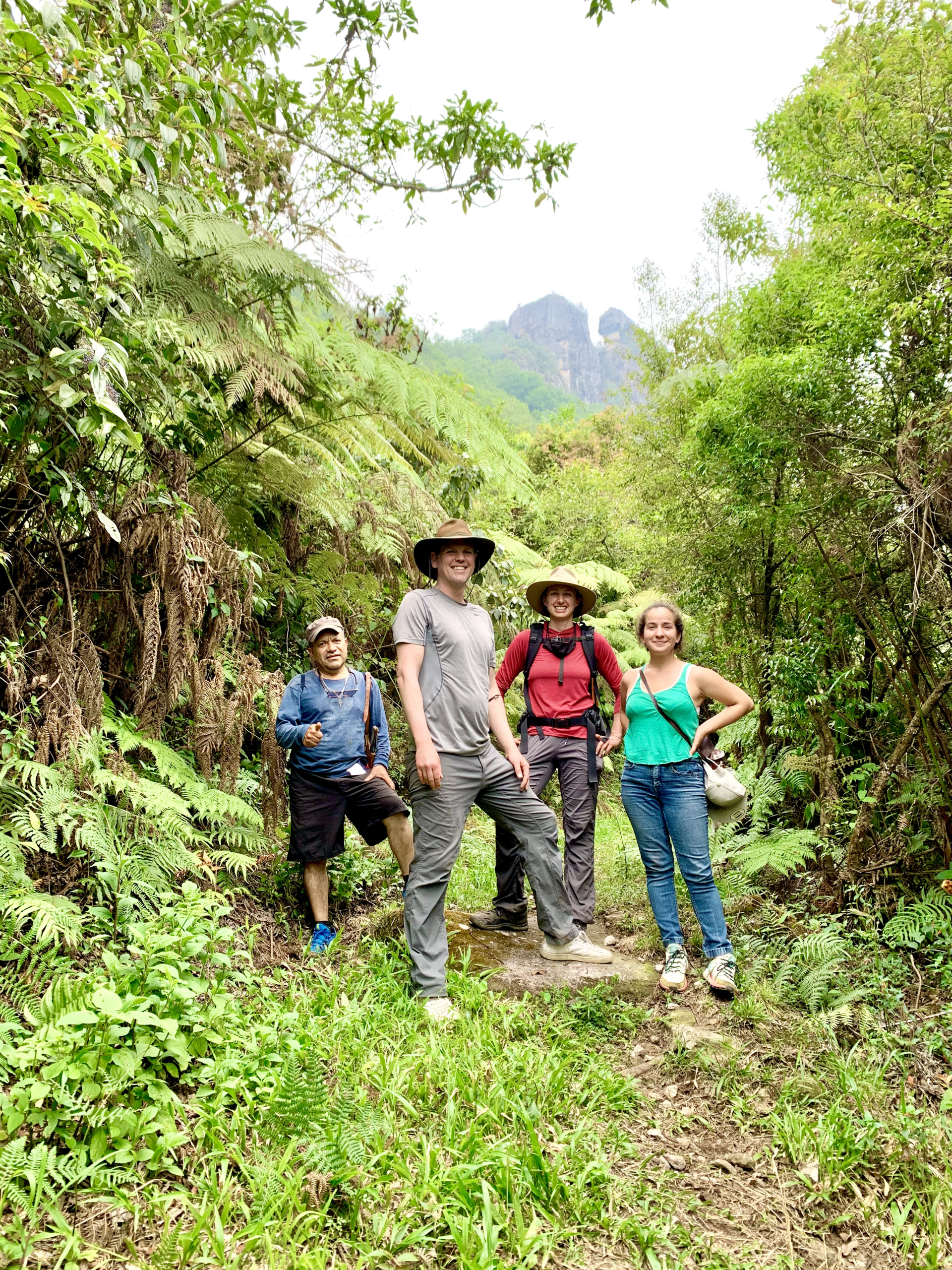 caminata en la sierra hiking en Oaxaca