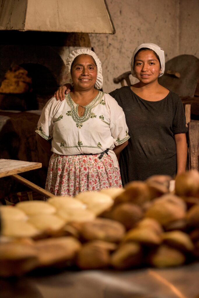 panadera y curandera tradicional en huitepec sierra mixe