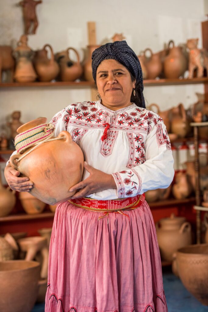 Ceramica Alfarera en la Sierra Mixe Oaxaca