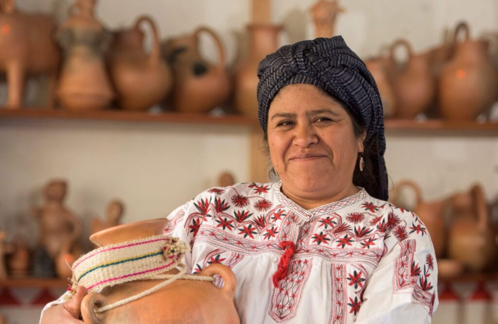 Ceramica Alfarera en la Sierra Mixe Oaxaca